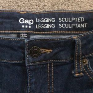 $79 Gap sculpted jegging size 8